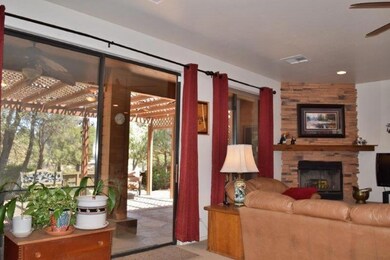 Living & Dining Room View (1)