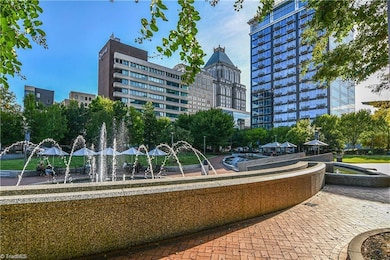 Center Pointe Greensboro unit 908, Greensboro, NC 27401 - photo 2