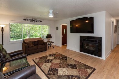 842 Cummins Pkwy, Des Moines, IA 50312 - photo 7