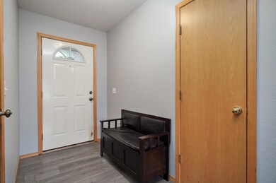 1001 W Thorngate Dr-29