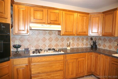 kitchen stove & vent hood