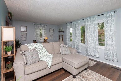 3817 43rd St, Des Moines, IA 50310 - photo 5