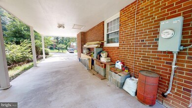 7003 Lyle St, Lanham, MD 20706 - photo 4