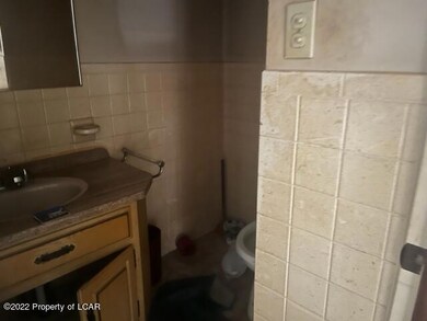 57 N Main St, Pittston, PA 18640 - photo 6