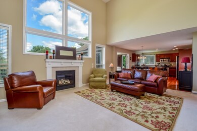 006-Living_Room-4697544-medium