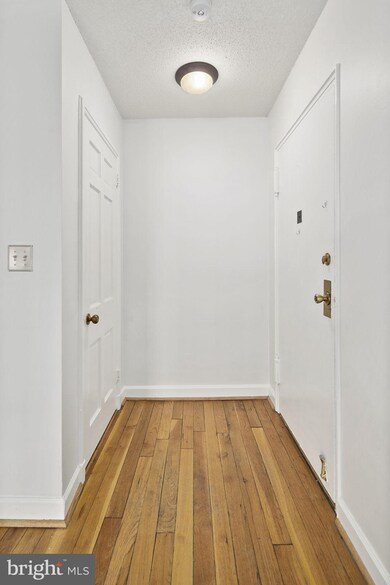 3049 S Buchanan St unit A1, Arlington, VA 22206 - photo 3