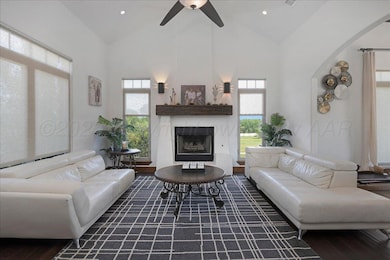 06-Living Room