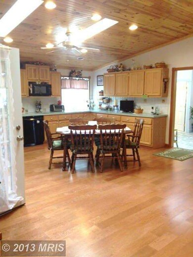 13911 Paradise Church Rd, Hagerstown, MD 21742 - photo 4