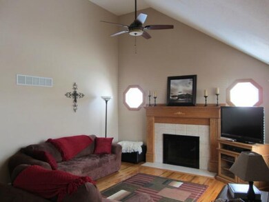 606 Condor St, Raymore, MO 64083 - photo 2