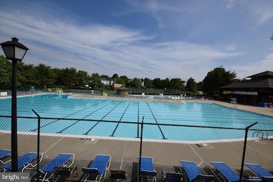 18322 Streamside Dr unit 202, Gaithersburg, MD 20879 - photo 5