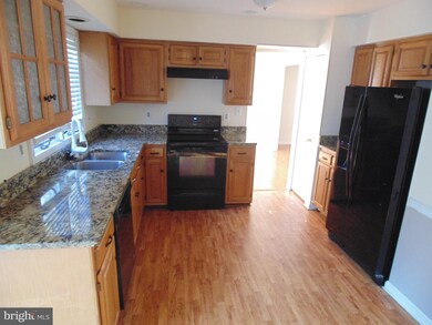 19207 Jamestown Dr, Hagerstown, MD 21742 - photo 5