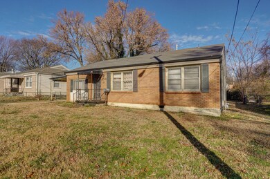 203 W Whiteside St-1