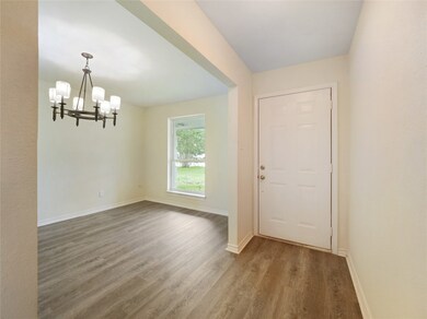 10502 Woodwick St, Houston, TX 77016 - photo 5