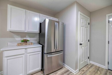 41 Missile Loop, Swansea, MA 02777 - photo 6