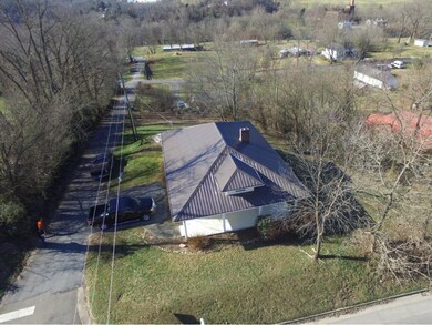 201 W 4th Ave, Watauga, TN 37694 - photo 2