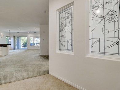 008-80418 Dumphries Court-8