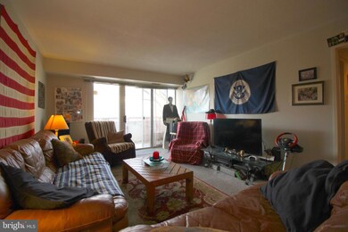 Town Square Towers unit 312, Washington, DC 20024 - photo 2