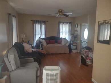 924 Clay St, Manchester, NH 03103 - photo 6