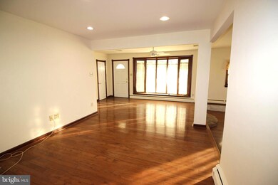 931 Rozel Ave, Southampton, PA 18966 - photo 6