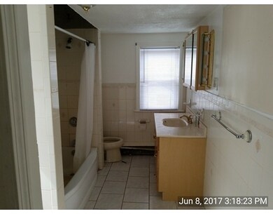 208 Farnham St, Lawrence, MA 01843 - photo 5