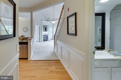12471 Hayes Ct unit 303, Fairfax, VA 22033 - photo 3