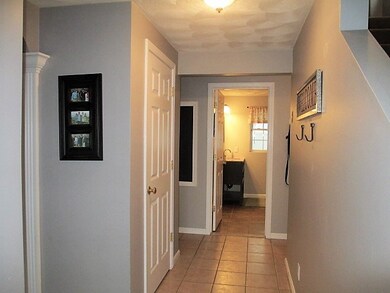 24 Edgewood Ave, Cumberland, RI 02864 - photo 6