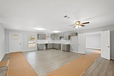 3171 Roe Dr, Houston, TX 77087 - photo 7