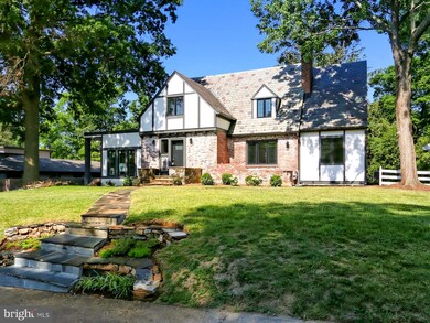 406 Yale Dr, Alexandria, VA 22314 - photo 2