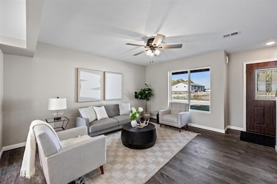 105 Alliance Dr, Tipton, IA 52772 - photo 4