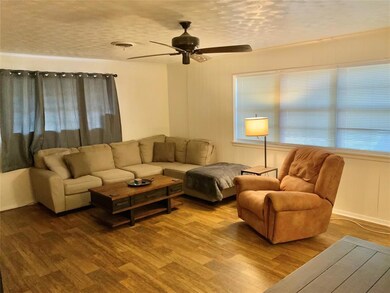 1909 Laurel Rd, Gainesville, TX 76240 - photo 2