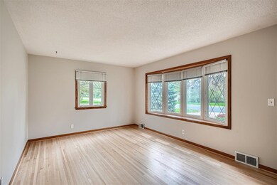 1212 W 89th St, Bloomington, MN 55420 - photo 4