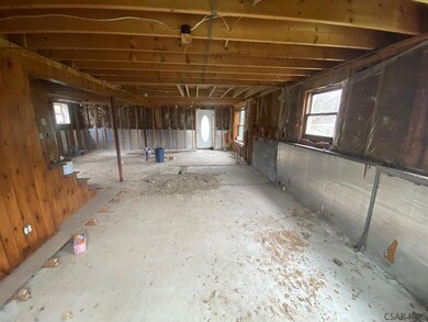 UNFINISHED 1ST FLOOR SPACE