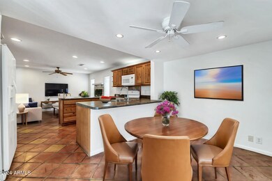 Kitchen Seating Area