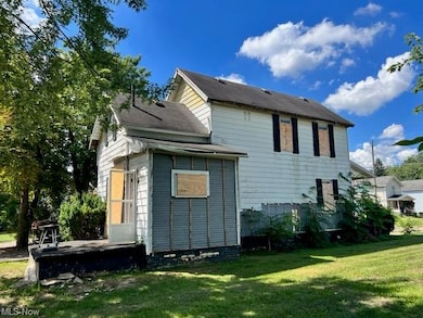 1000 Gibbs Ave NE, Canton, OH 44705 - photo 2