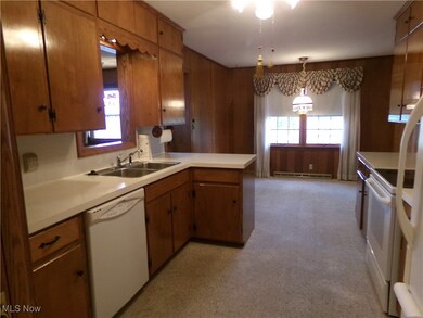 835 Highland Blvd, Coshocton, OH 43812 - photo 4