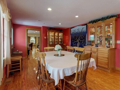 008-71MaplecrestInterior