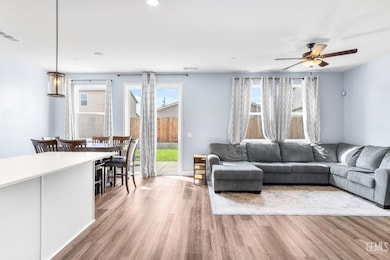 7207 Shooting Star Ct, Bakersfield, CA 93311 - photo 4