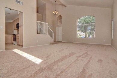 106-FrontRoom_Overview_3.jpg