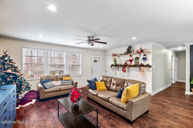 219 Regalwood Dr, Jacksonville, NC 28546 - photo 6