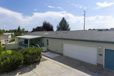 1-web-or-mls-1955 NE 6th St-Redmond-1