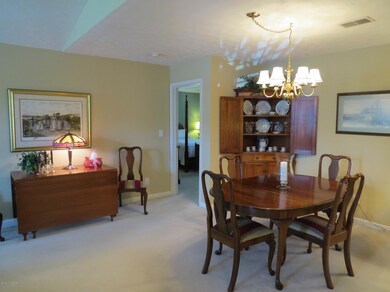 5 DINING AREA