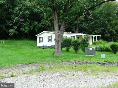 15347 Skyline Dr, Greencastle, PA 17225 - photo 2