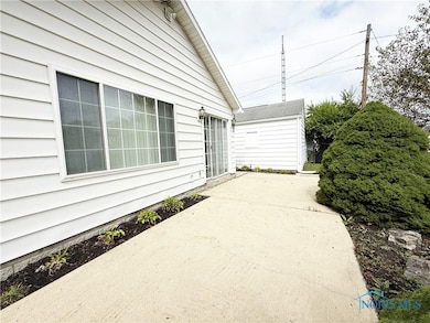 1324 N Union St, Fostoria, OH 44830 - photo 4