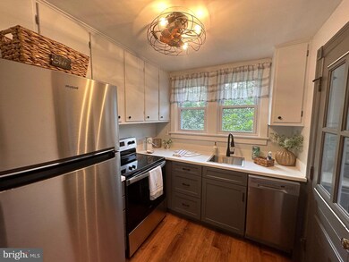 337 Erie Ave, Quakertown, PA 18951 - photo 5