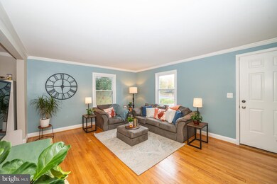 439 Westshire Dr, Catonsville, MD 21228 - photo 2