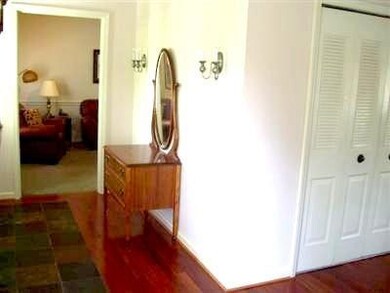 709 Winterhaven Ln, Frankfort, KY 40601 - photo 2