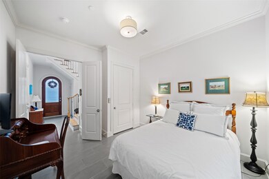 1306 Castle Ct unit A, Houston, TX 77006 - photo 7