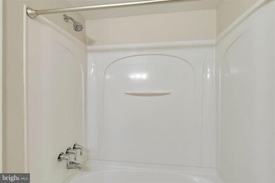 11657 Stoneview Square unit 2B, Reston, VA 20191 - photo 6