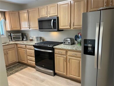 650 E Greenwich Ave unit 202, West Warwick, RI 02893 - photo 4