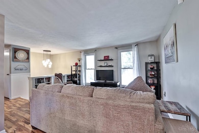 1786 Woodpine Ln, Cincinnati, OH 45255 - photo 7